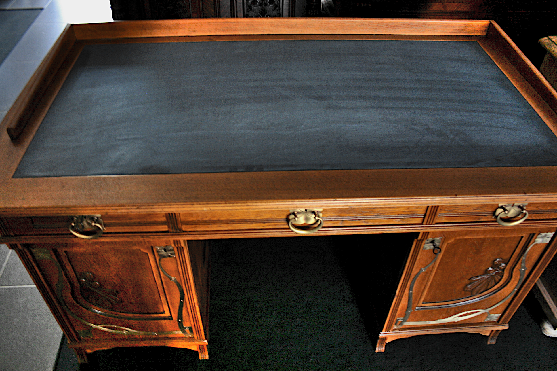 Jugendstil-Schreibtisch um 1910 Jugendstil-Schreibtisch um 1910